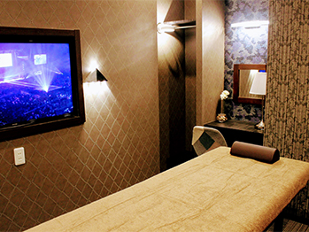 シースリー(C3)八戸店の個室